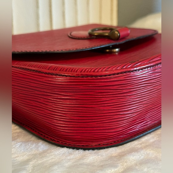 Louis Vuitton Epi Saint Cloud Shoulder bag/ Crossbody. Red - Picture 7 of 12